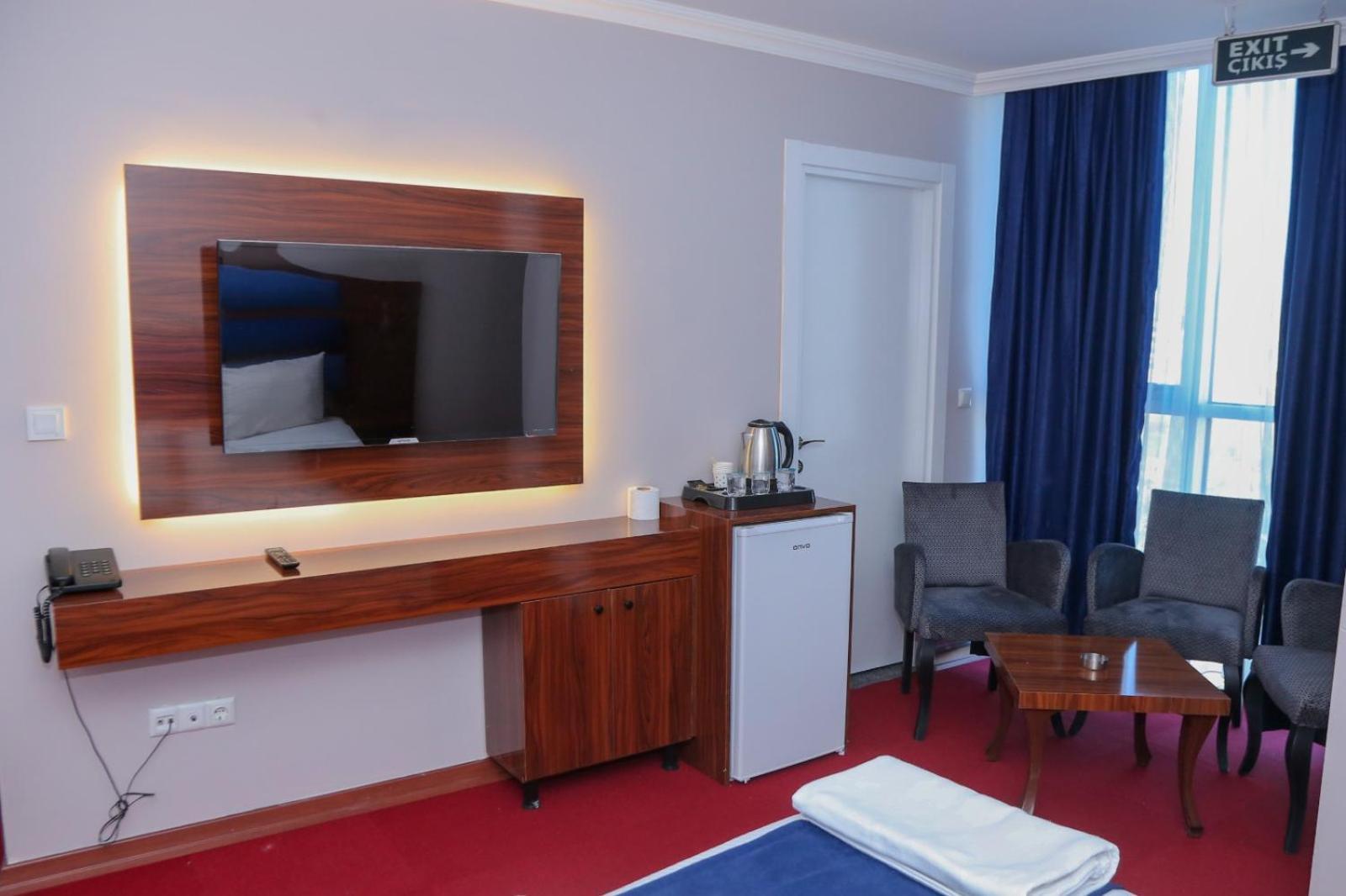 Hotel Lion King *